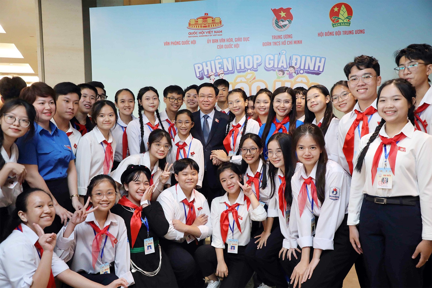 Dành những điều kiện tốt nhất, sự chăm lo chu đáo nhất cho trẻ em - tương lai của đất nước -1