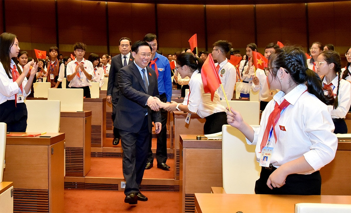 Chủ tịch Quốc hội Vương Đình Huệ dự Phiên họp giả định Quốc hội trẻ em lần thứ nhất -5