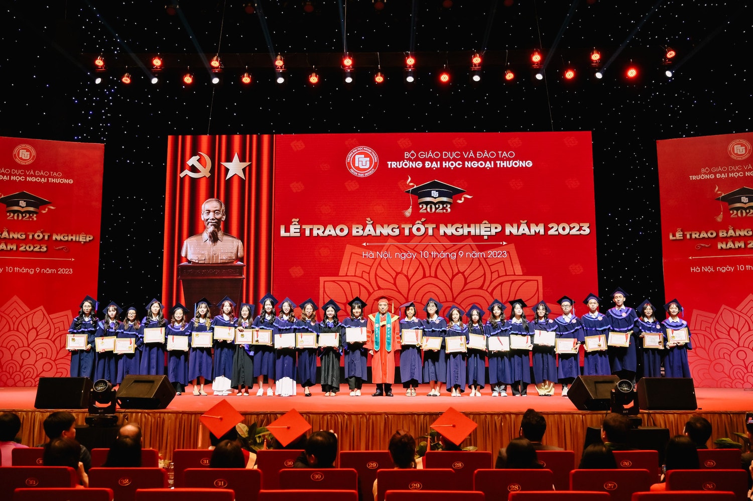 70% sinh viên Trường ĐH Ngoại thương tốt nghiệp loại xuất sắc và giỏi -0