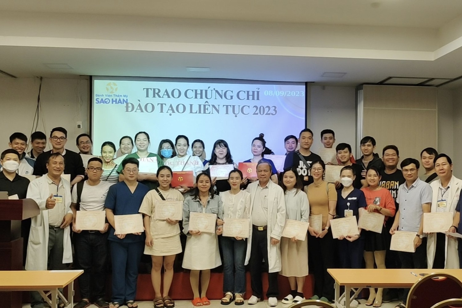 Bệnh viện Thẩm mỹ Sao Hàn thường xuyên tổ chức đào tạo liên tục để nâng cao tay nghề cho đội ngũ y bác sĩ -0