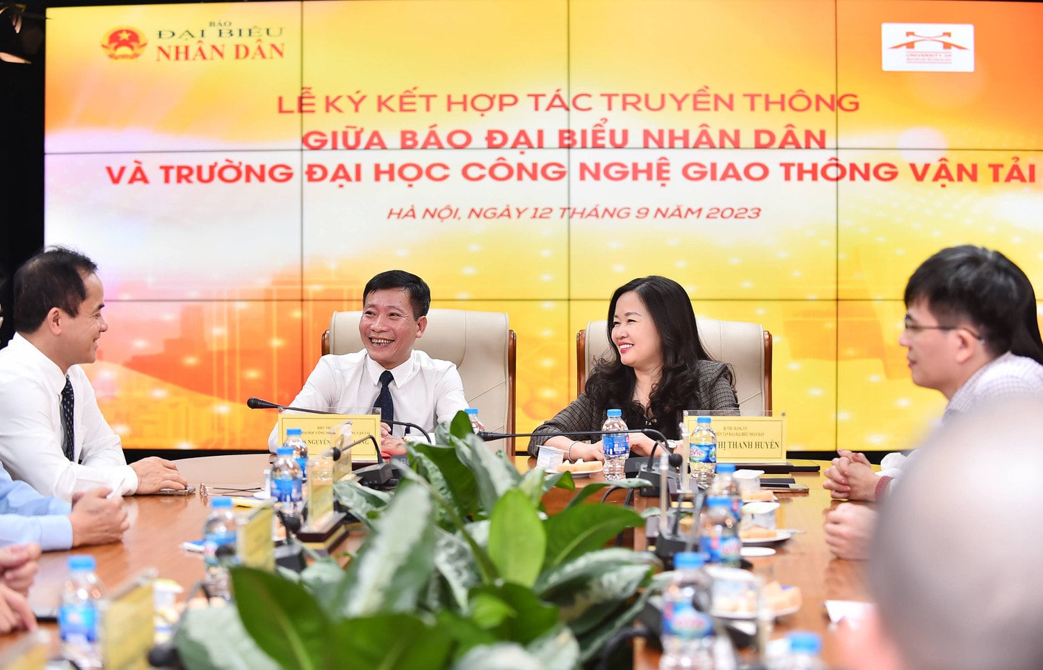 Báo Đại biểu Nhân dân và Trường Đại học Công nghệ Giao thông Vận tải ký kết hợp tác truyền thông -0
