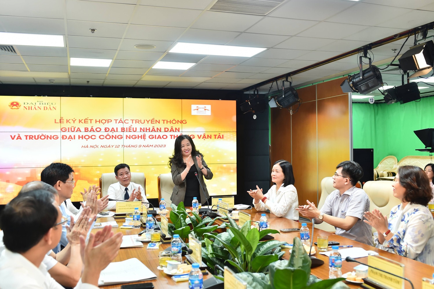 Báo Đại biểu Nhân dân và Trường Đại học Công nghệ Giao thông Vận tải ký kết hợp tác truyền thông -1