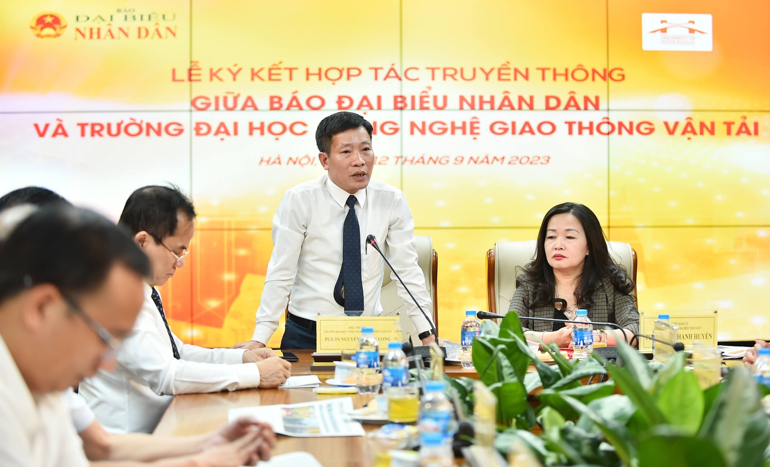 Báo Đại biểu Nhân dân và Trường Đại học Công nghệ Giao thông Vận tải ký kết hợp tác truyền thông -0