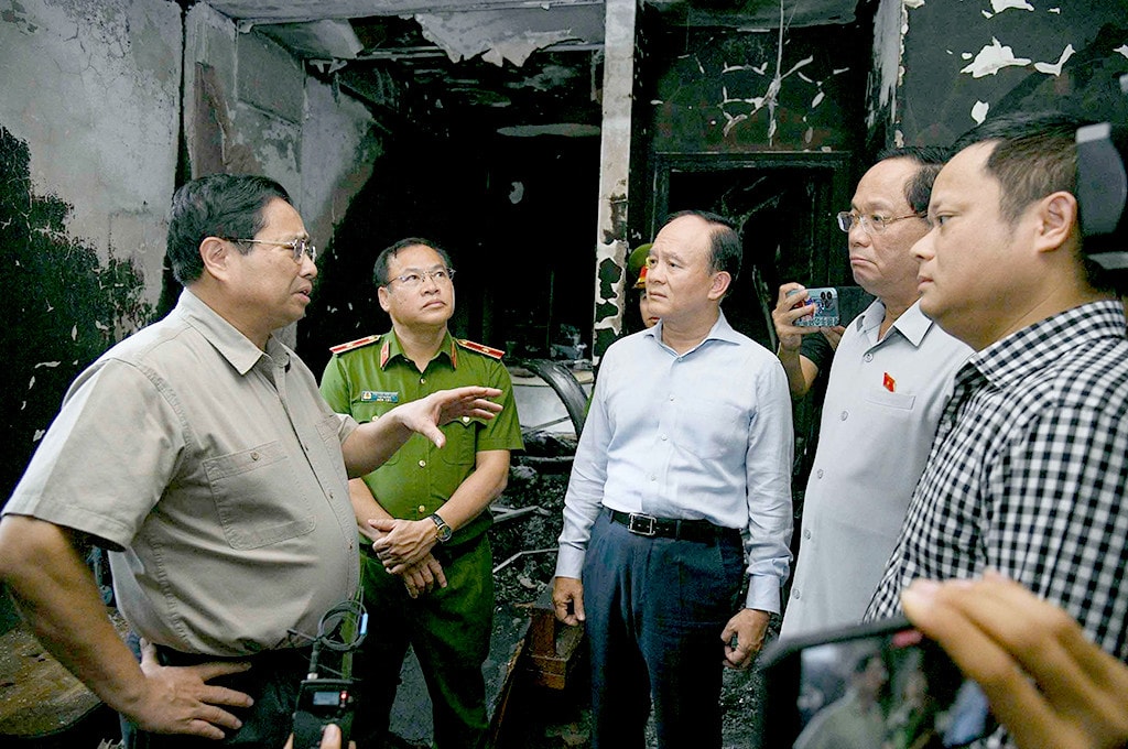 Thủ tướng Phạm Minh Chính kiểm tra hiện trường, thăm các nạn nhân đang cấp cứu sau vụ cháy chung cư mini ở Thanh Xuân, Hà Nội -0