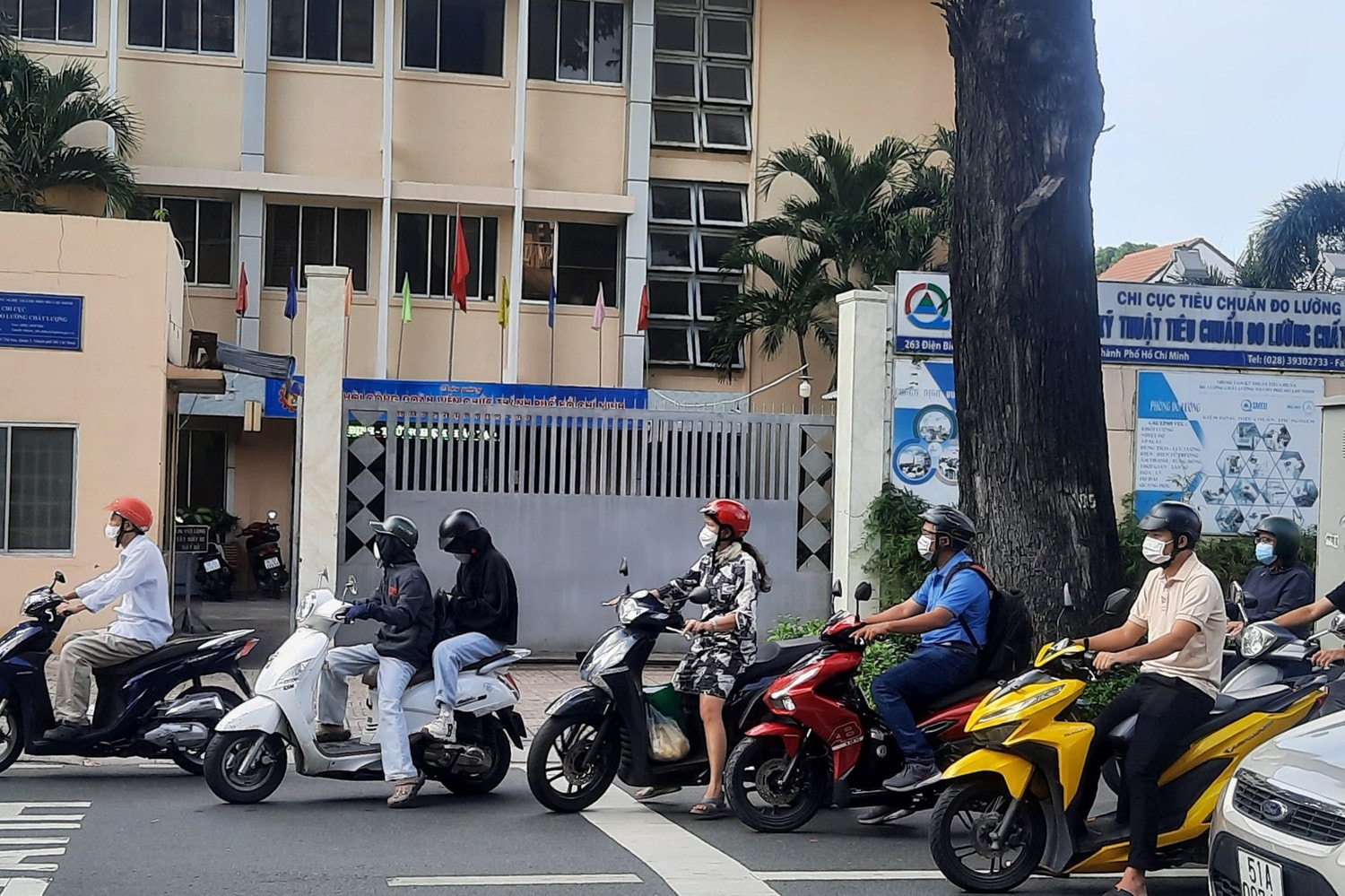 Sở Khoa học và Công nghệ TP. Hồ Chí Minh phản hồi gì về hàng loạt hợp đồng giao việc tiền tỷ?