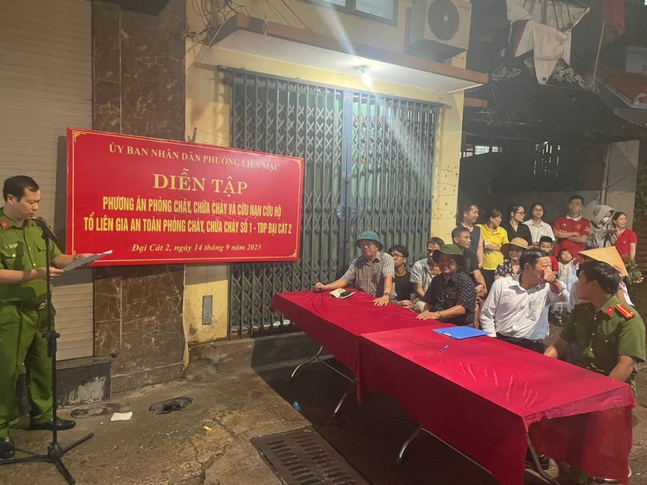 Hà Nội: Đồng loạt diễn tập phương án chữa cháy và cứu nạn, cứu hộ tại tổ liên gia trên địa bàn quận Bắc Từ Liêm -0