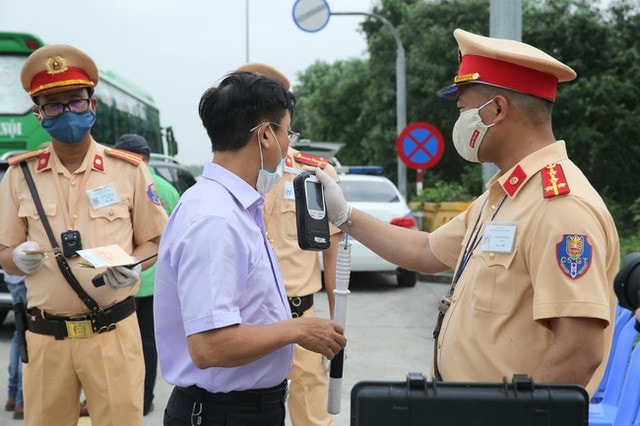Kêu gọi toàn dân chung tay đảm bảo trật tự an toàn giao thông -0