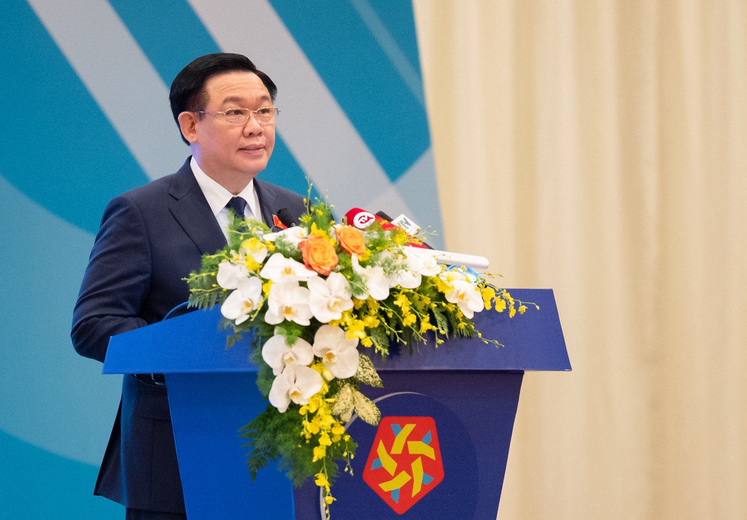 Thanh niên gánh vác trách nhiệm lịch sử đối với sự phát triển mỗi quốc gia và sự thịnh vượng chung của thế giới -0
