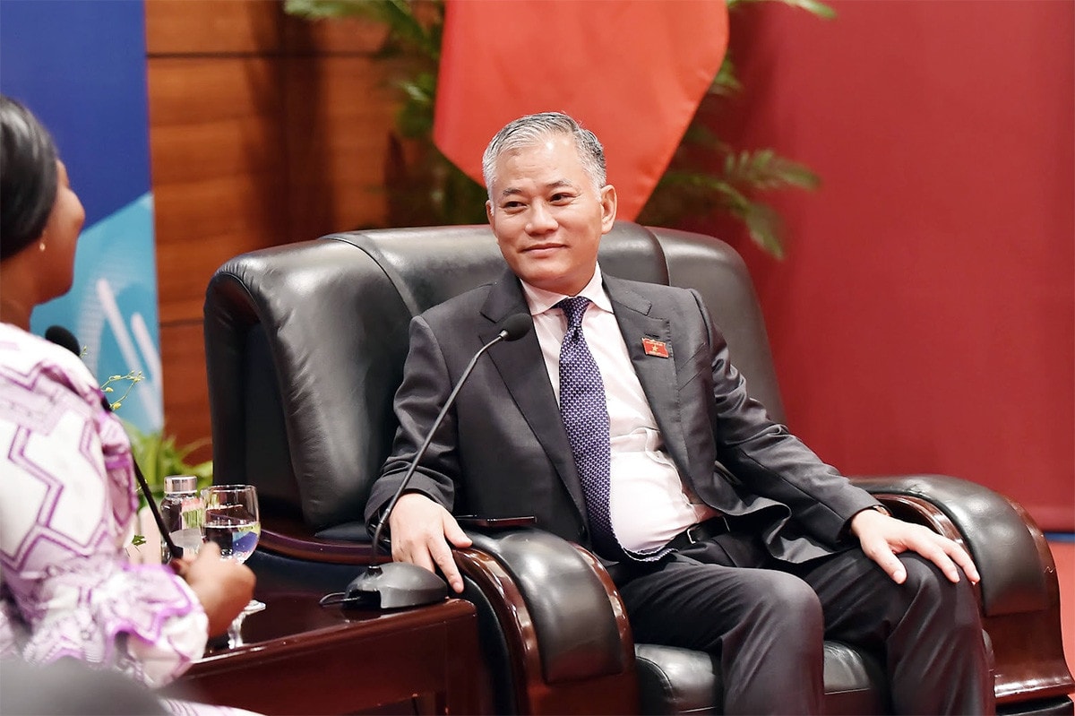 Phó Chủ nhiệm Ủy ban Đối ngoại Đôn Tuấn Phong chào Chủ tịch Quốc hội Malawi -0