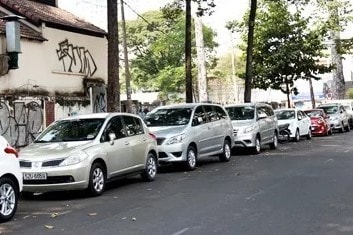 TP. Hồ Chí Minh sẽ bắt đầu thu phí sử dụng lòng đường, hè phố từ đầu năm 2024?