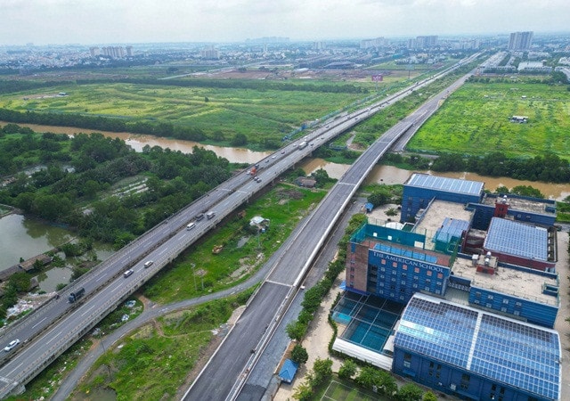 Thông xe đường song hành cao tốc TP.Hồ Chí Minh - Long Thành - Dầu Giây -0