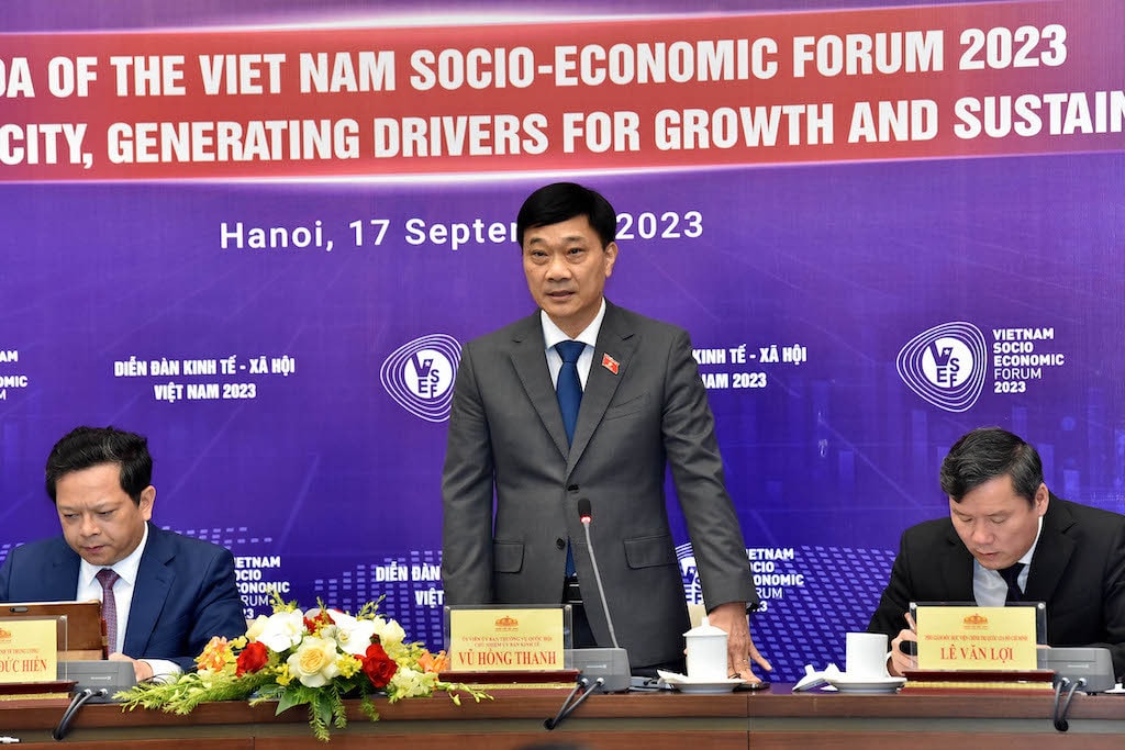 Ủy viên Trung ương Đảng, Chủ nhiệm Ủy ban Kinh tế Vũ Hồng Thanh phát biểu. Ảnh: Lâm Hiển Họp báo về Diễn đàn Kinh tế - Xã hội Việt Nam năm 2023 -0