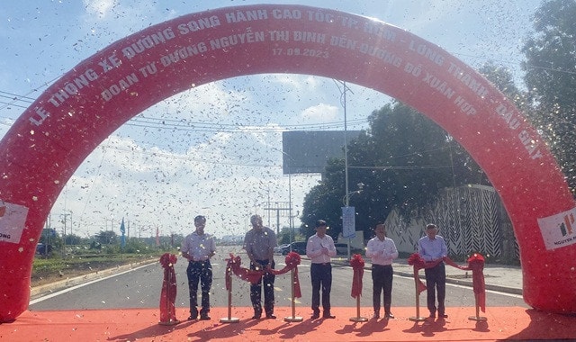 Thông xe đường song hành cao tốc TP.Hồ Chí Minh - Long Thành - Dầu Giây -0