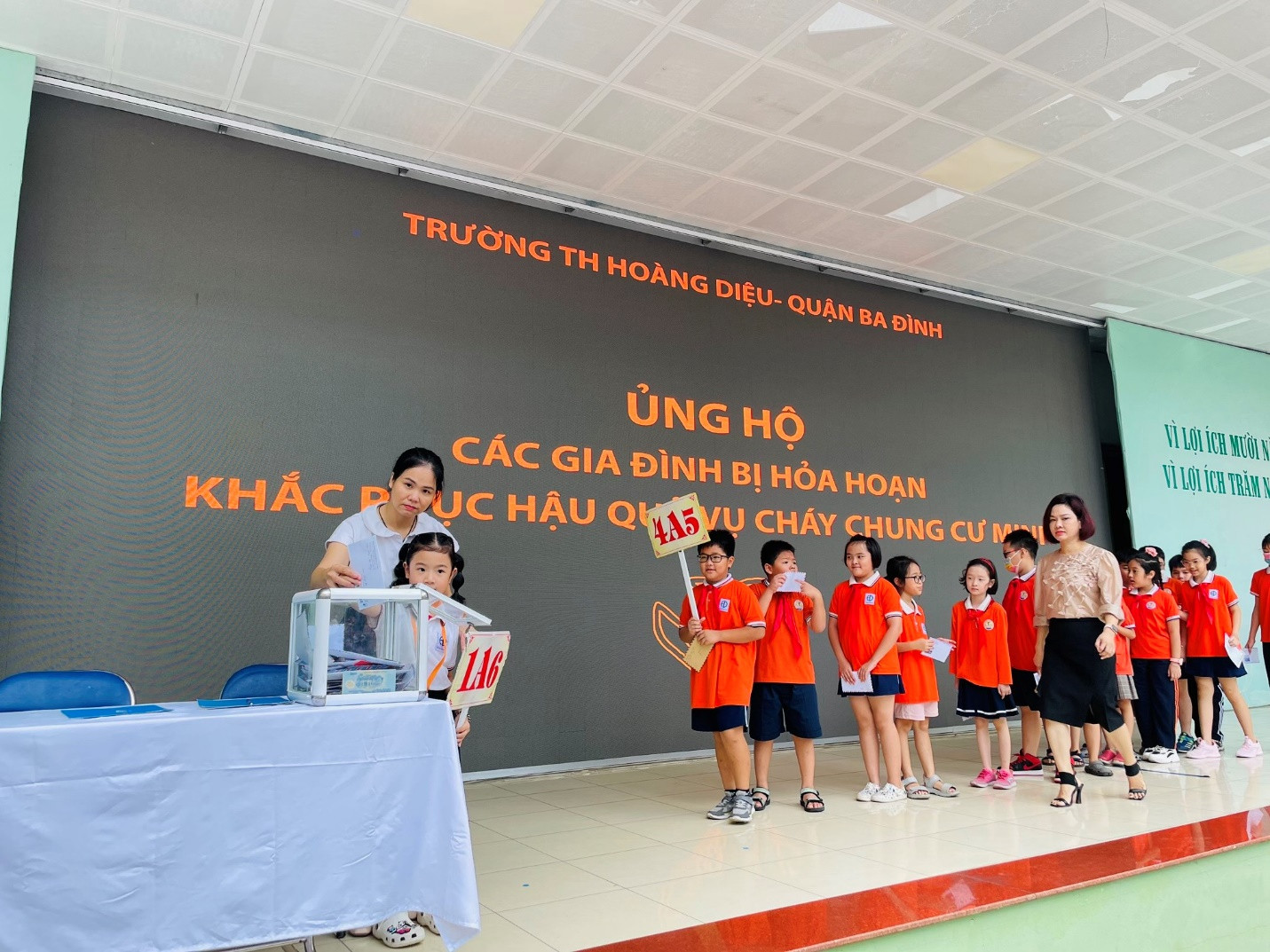 Hà Nội: Nhà trường, học sinh tưởng niệm nạn nhân vụ cháy chung cư mini -0