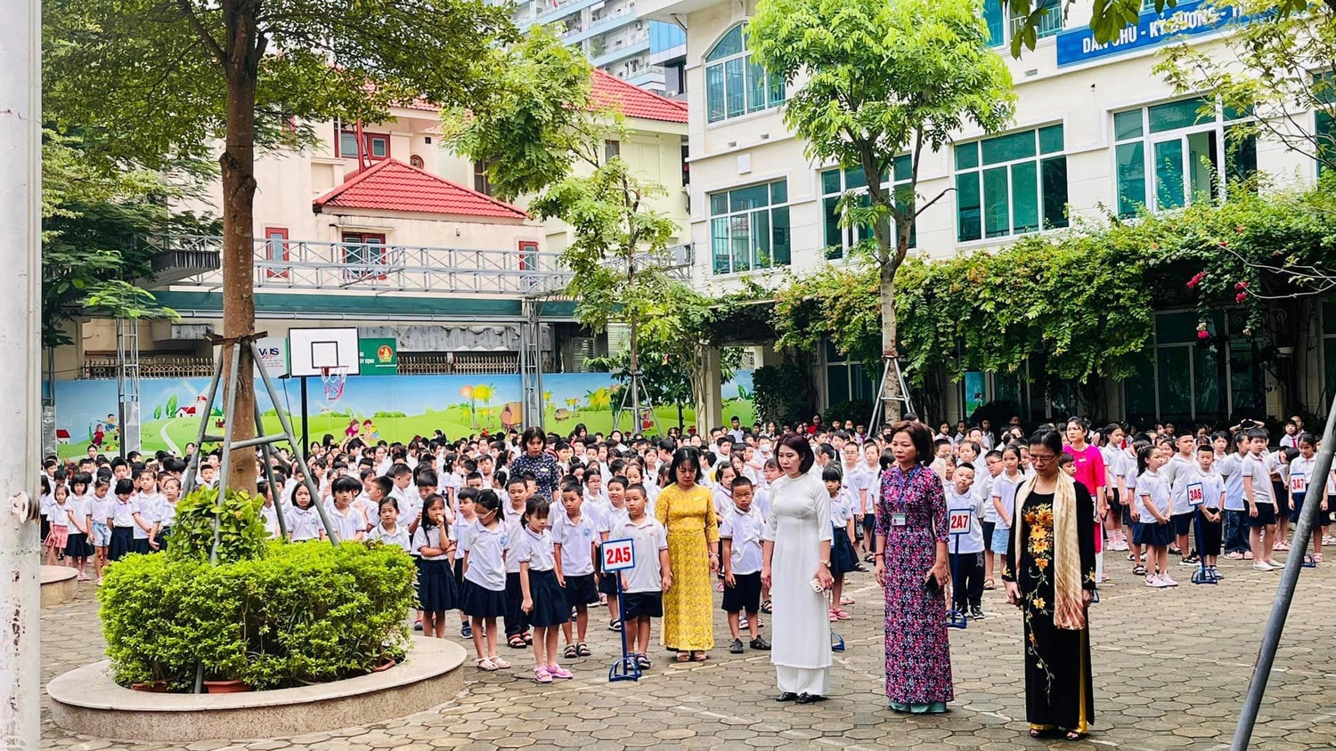 Hà Nội: Nhà trường, học sinh tưởng niệm nạn nhân vụ cháy chung cư mini -0