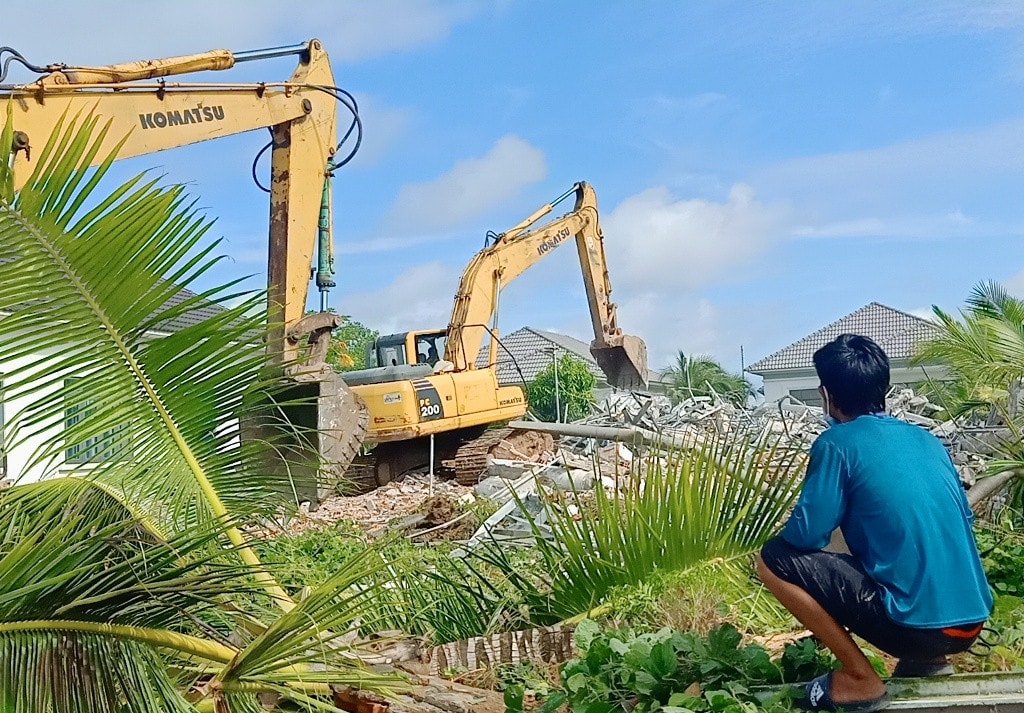 Đang cưỡng chế 14 căn biệt thự xây dựng trái phép trên đất nhà nước