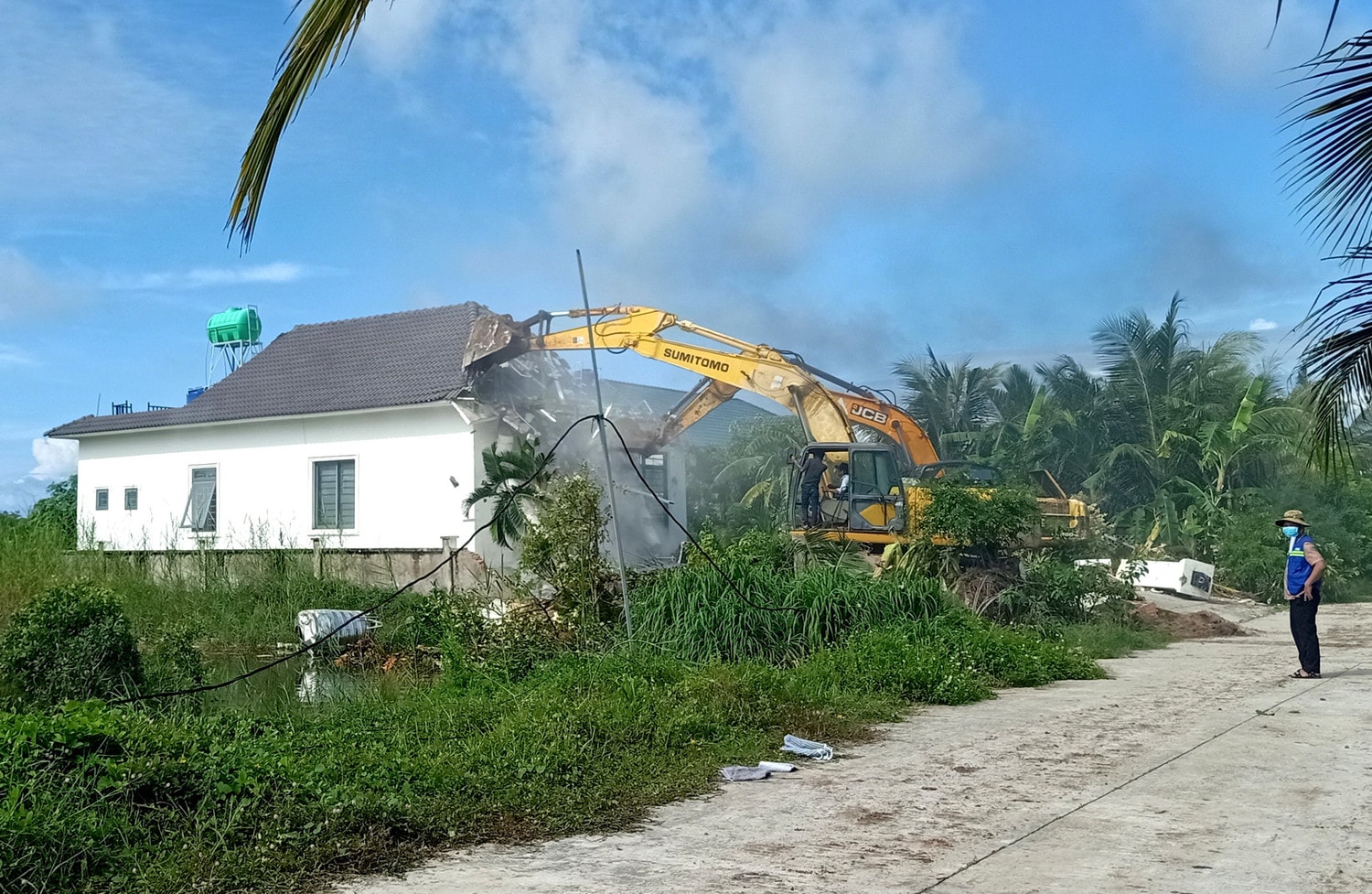 Vụ 79 biệt thự “mọc” trên đất Nhà nước quản lý: Phá dỡ 14 căn biệt thự xây dựng trái phép -0