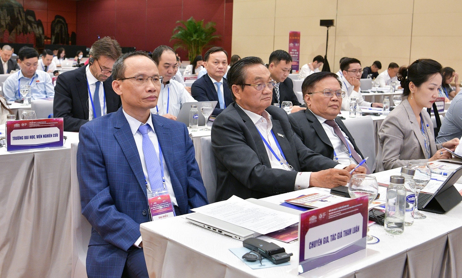 Phát huy nội lực, vận dụng hiệu quả “ngoại lực”, kiến tạo các động lực tăng trưởng mới là mấu chốt, đem lại sức mạnh cộng hưởng cho phục hồi, phát triển