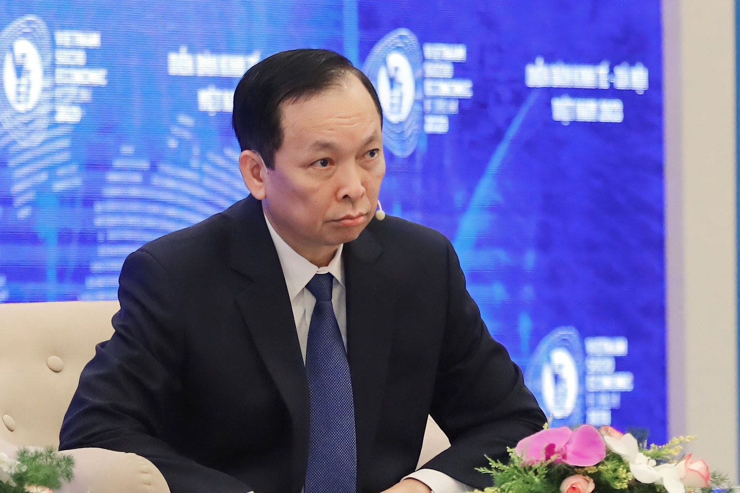 Cần 