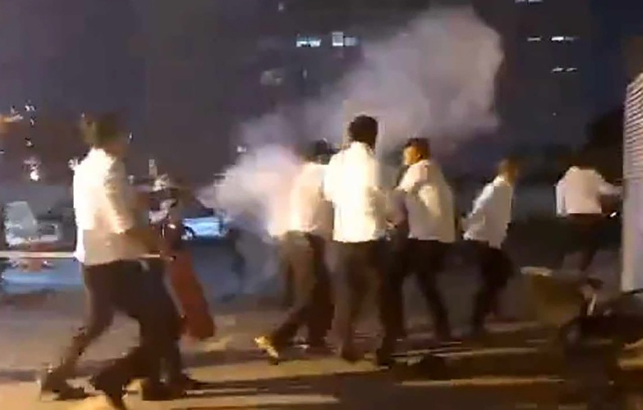 TP. Hồ Chí Minh: Hàng chục đối tượng xông vào đập phá, tấn công bảo vệ toà nhà Victory Tower