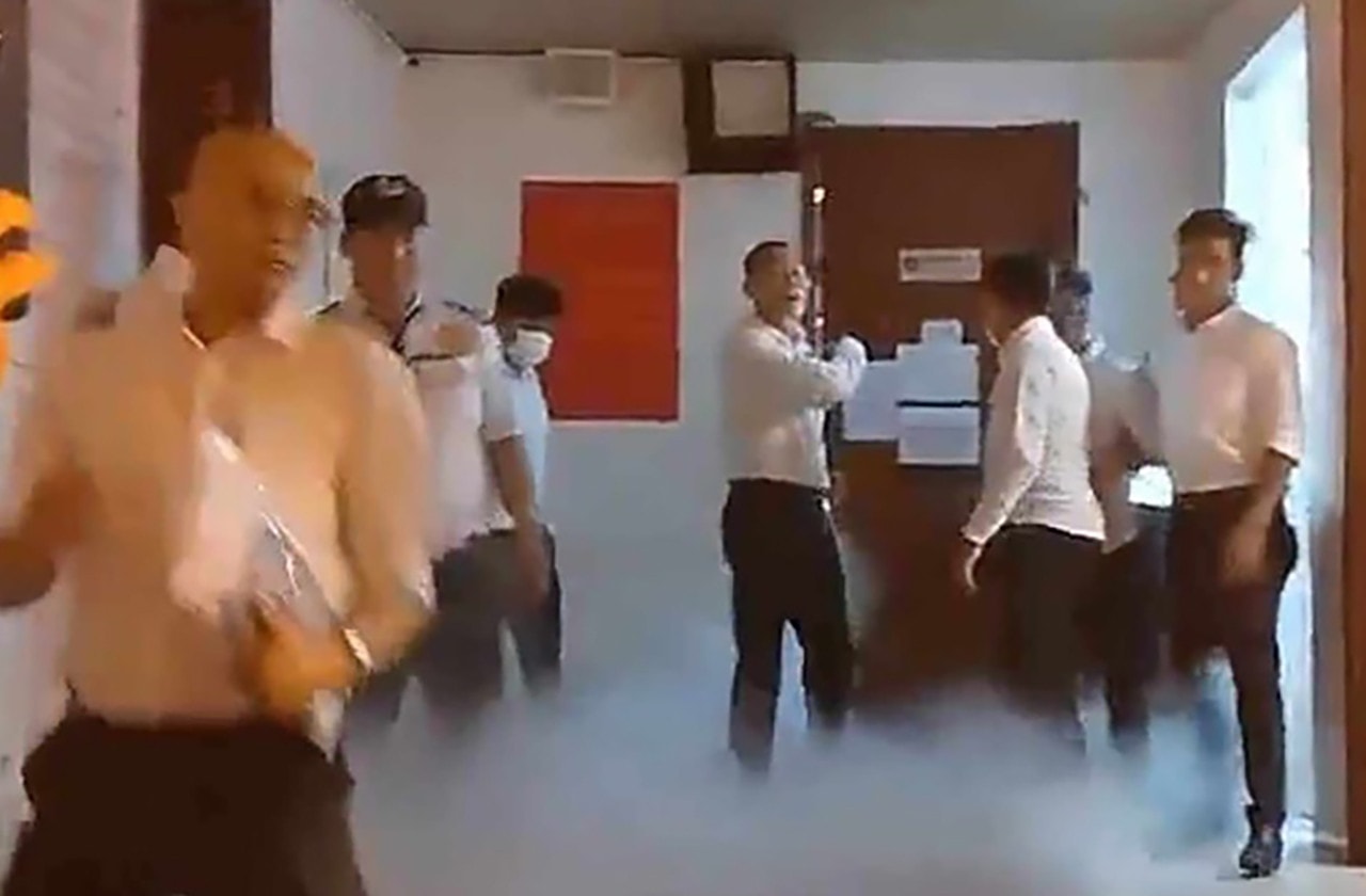 TP. Hồ Chí Minh: Hàng chục đối tượng xông vào đập phá, tấn công bảo vệ toà nhà Victory Tower