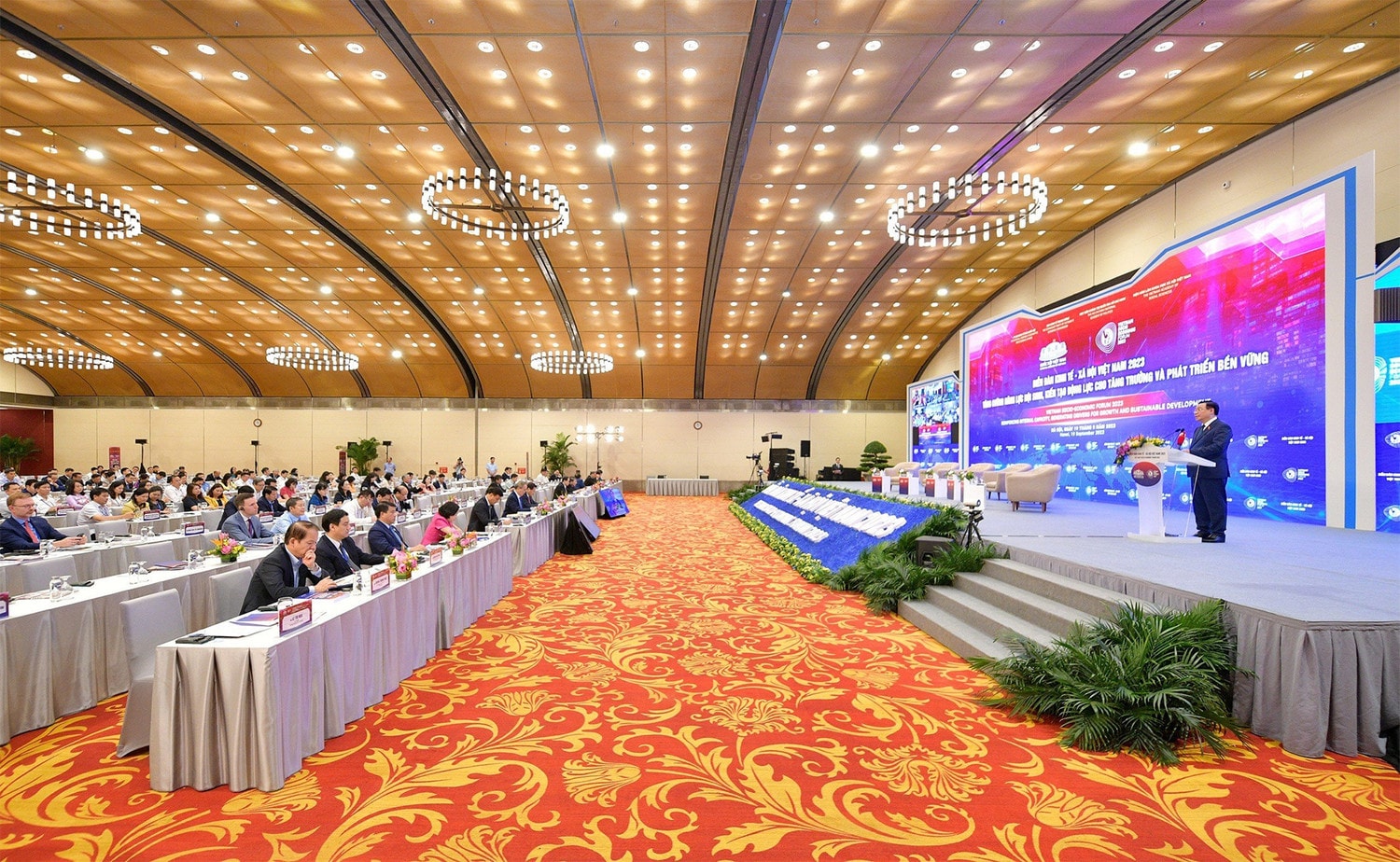 Phát huy nội lực, vận dụng hiệu quả “ngoại lực”, kiến tạo các động lực tăng trưởng mới là mấu chốt, đem lại sức mạnh cộng hưởng cho phục hồi, phát triển