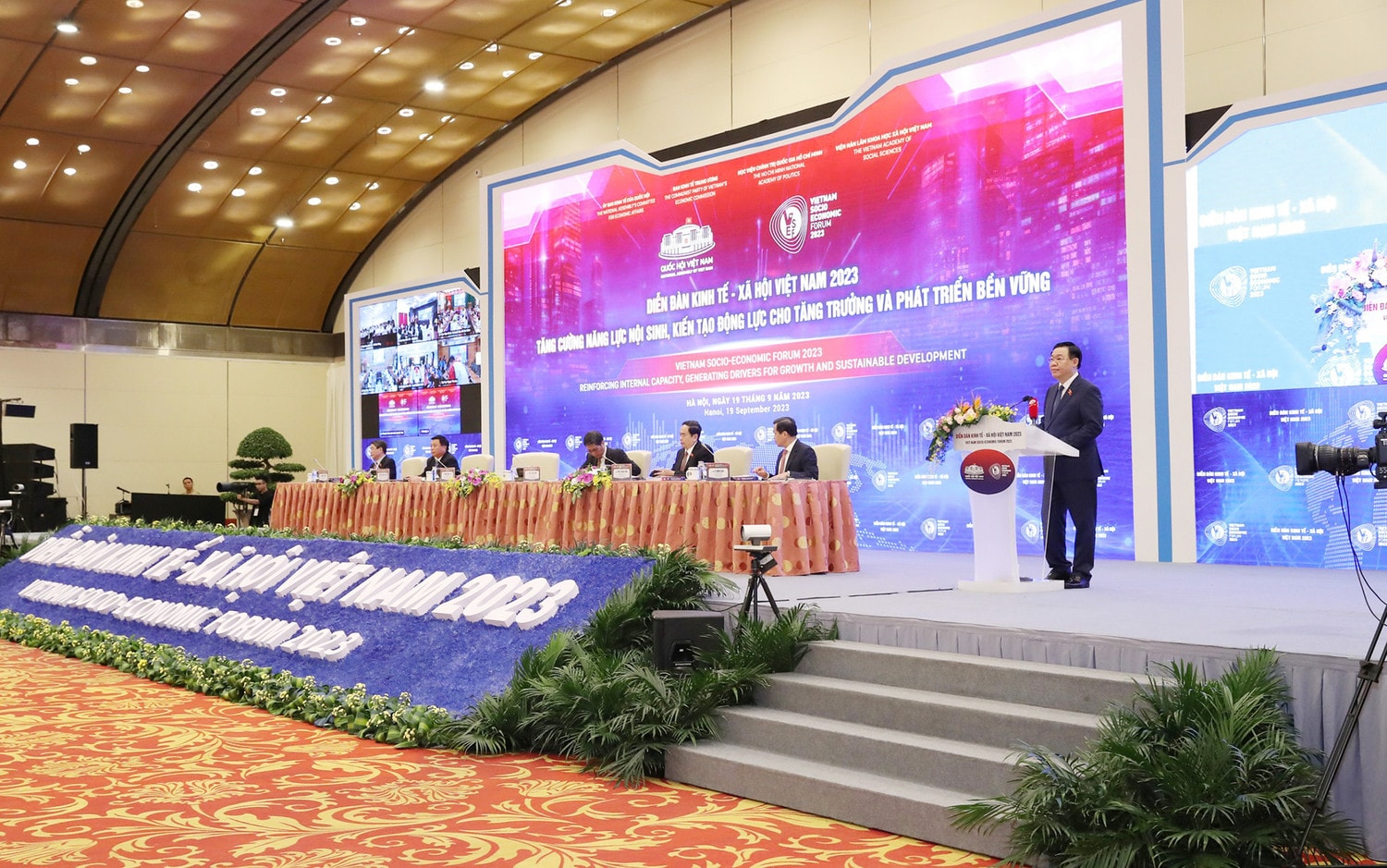 Xây dựng, thúc đẩy nội lực mạnh mẽ để ứng phó với thách thức và tính bất định từ bên ngoài