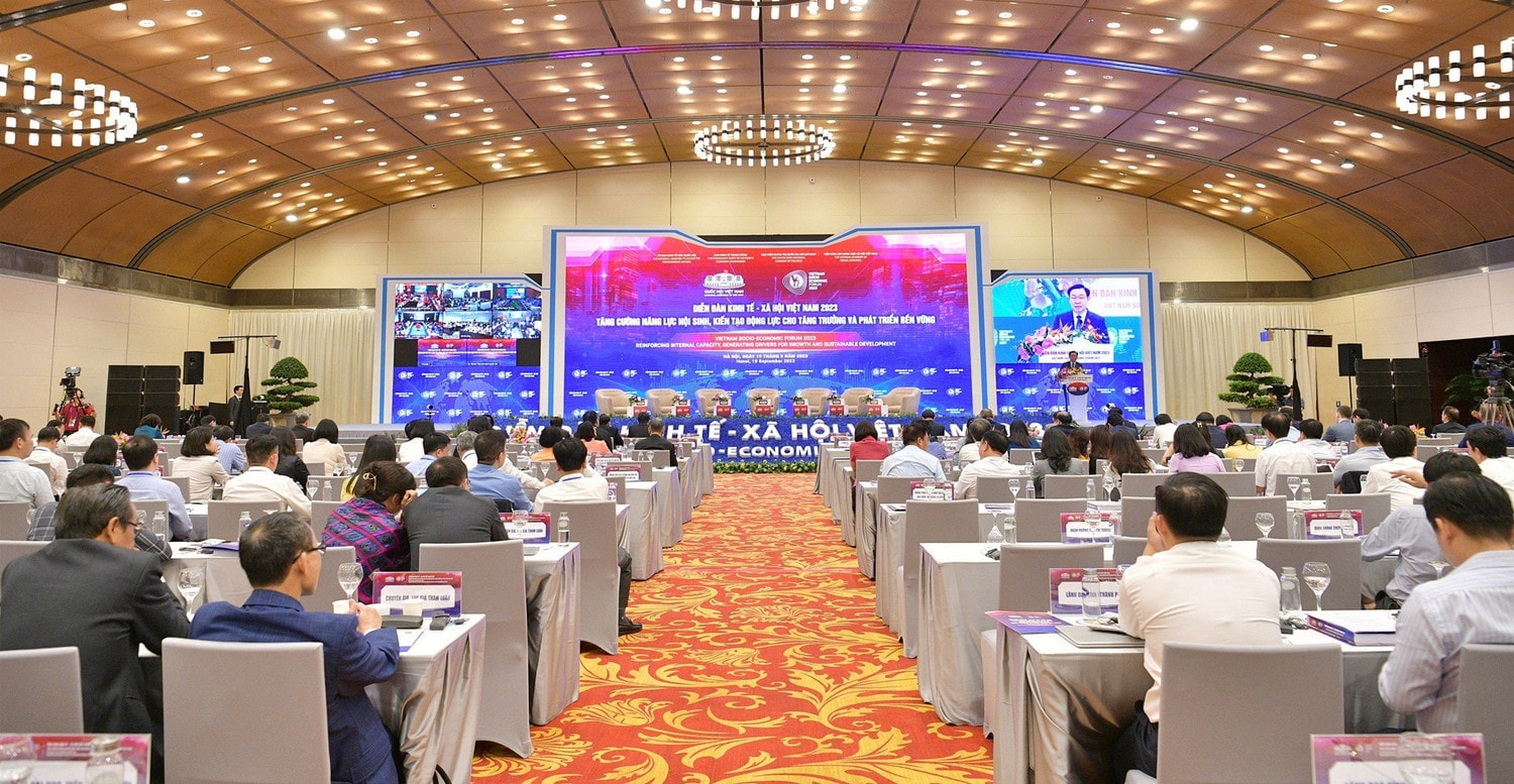 Phát huy nội lực, vận dụng hiệu quả “ngoại lực”, kiến tạo các động lực tăng trưởng mới là mấu chốt, đem lại sức mạnh cộng hưởng cho phục hồi, phát triển