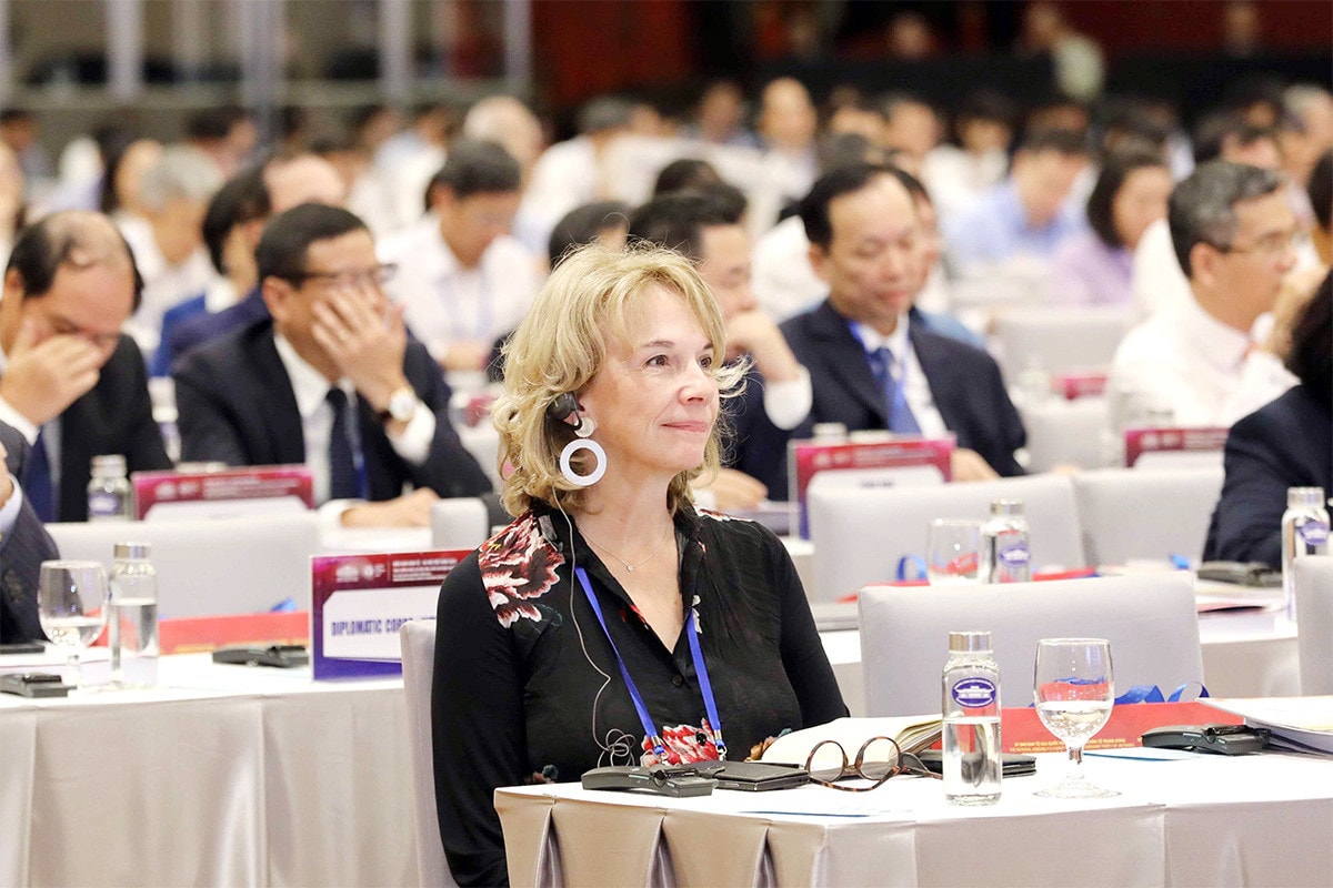 Các đại biểu dự Diễn đàn Kinh tế - Xã hội năm 2023. Ảnh: Hồ Long