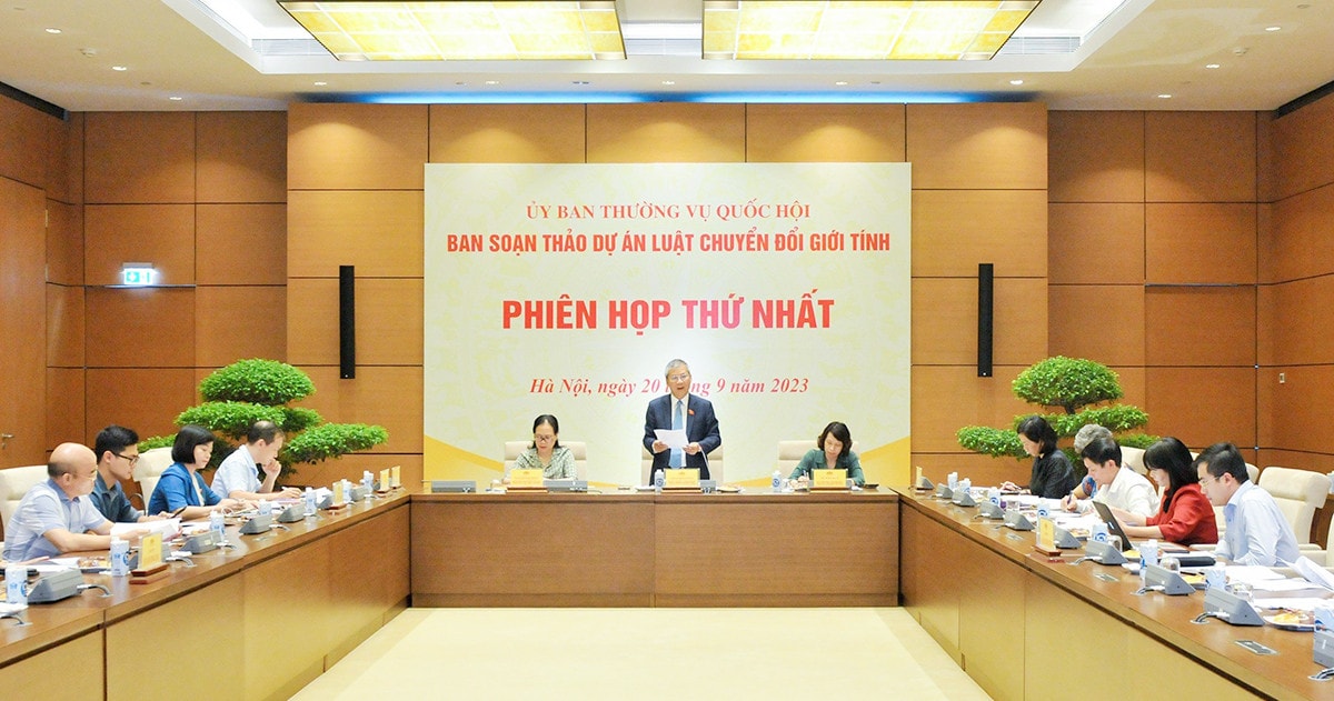 Ban soạn thảo dự án Luật Chuyển đổi giới tính tổ chức phiên họp thứ nhất -0