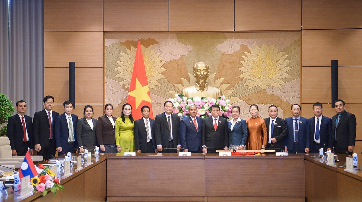 Chủ tịch Hội đồng Dân tộc Y Thanh Hà Niê K’đăm hội đàm với Đoàn Ủy ban Dân tộc Quốc hội Lào -0