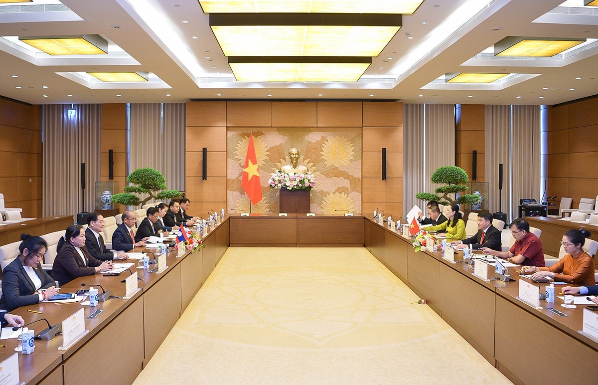 Chủ tịch Hội đồng Dân tộc Y Thanh Hà Niê K’đăm hội đàm với Đoàn Ủy ban Dân tộc Quốc hội Lào -0