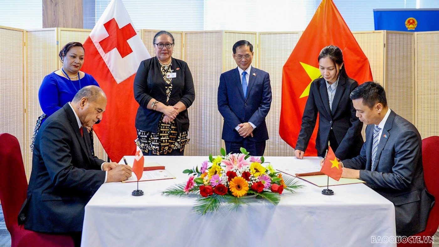 Việt Nam-Tonga ký kết thông cáo chung về thiết lập quan hệ ngoại giao -0