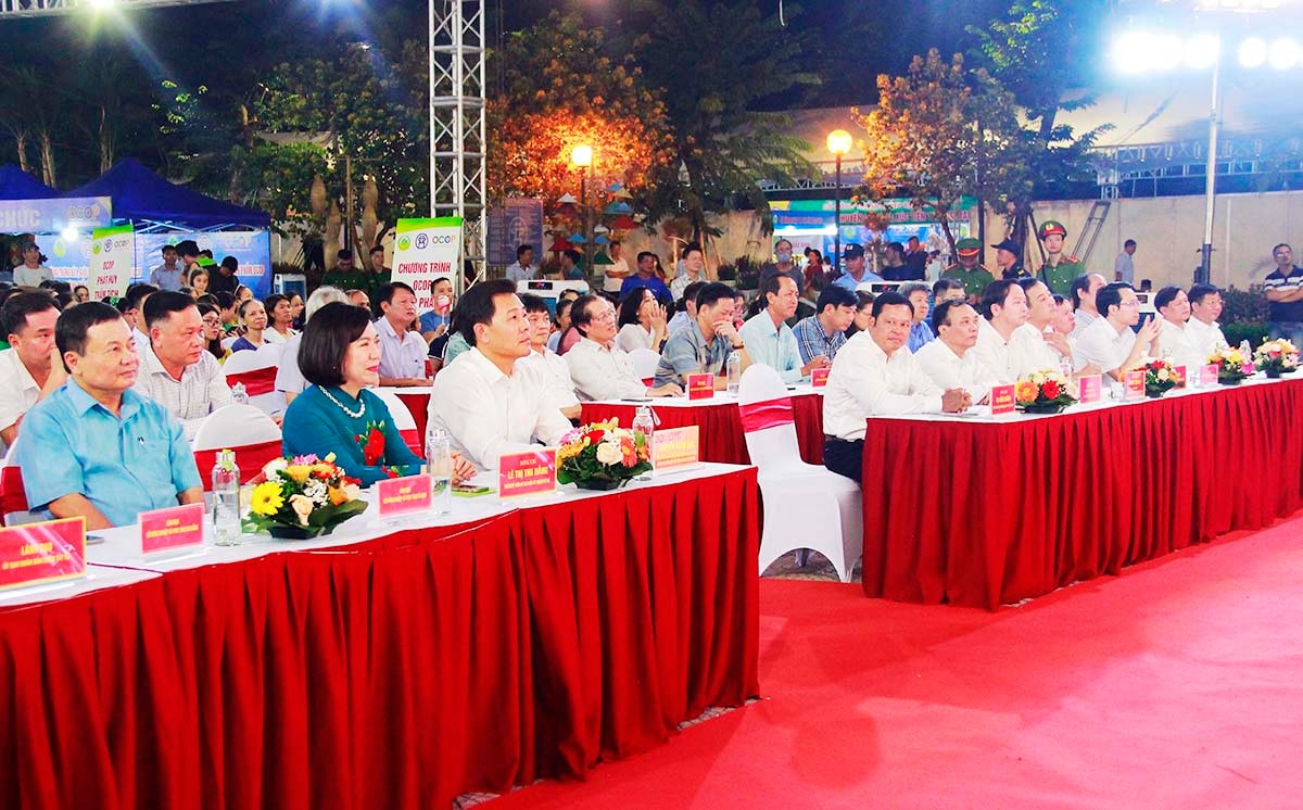 Các đại biểu dự buổi lễ Hà Nội quảng bá sản phẩm OCOP gắn với văn hóa các tỉnh miền núi phía Bắc -0