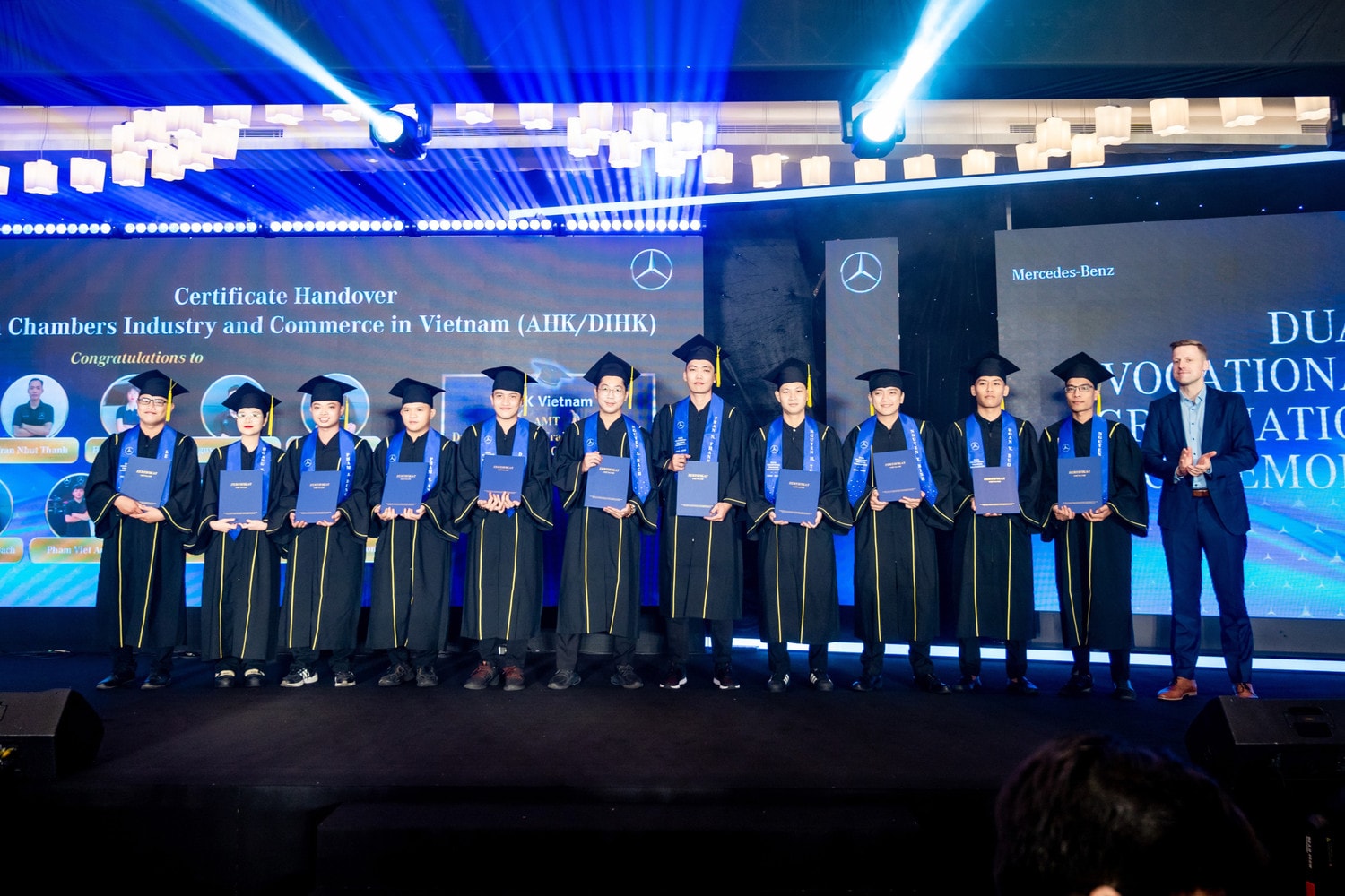 11 kỹ thuật viên ngành ô tô hoàn thành chương trình đào tạo theo tiêu chuẩn của Đức -0