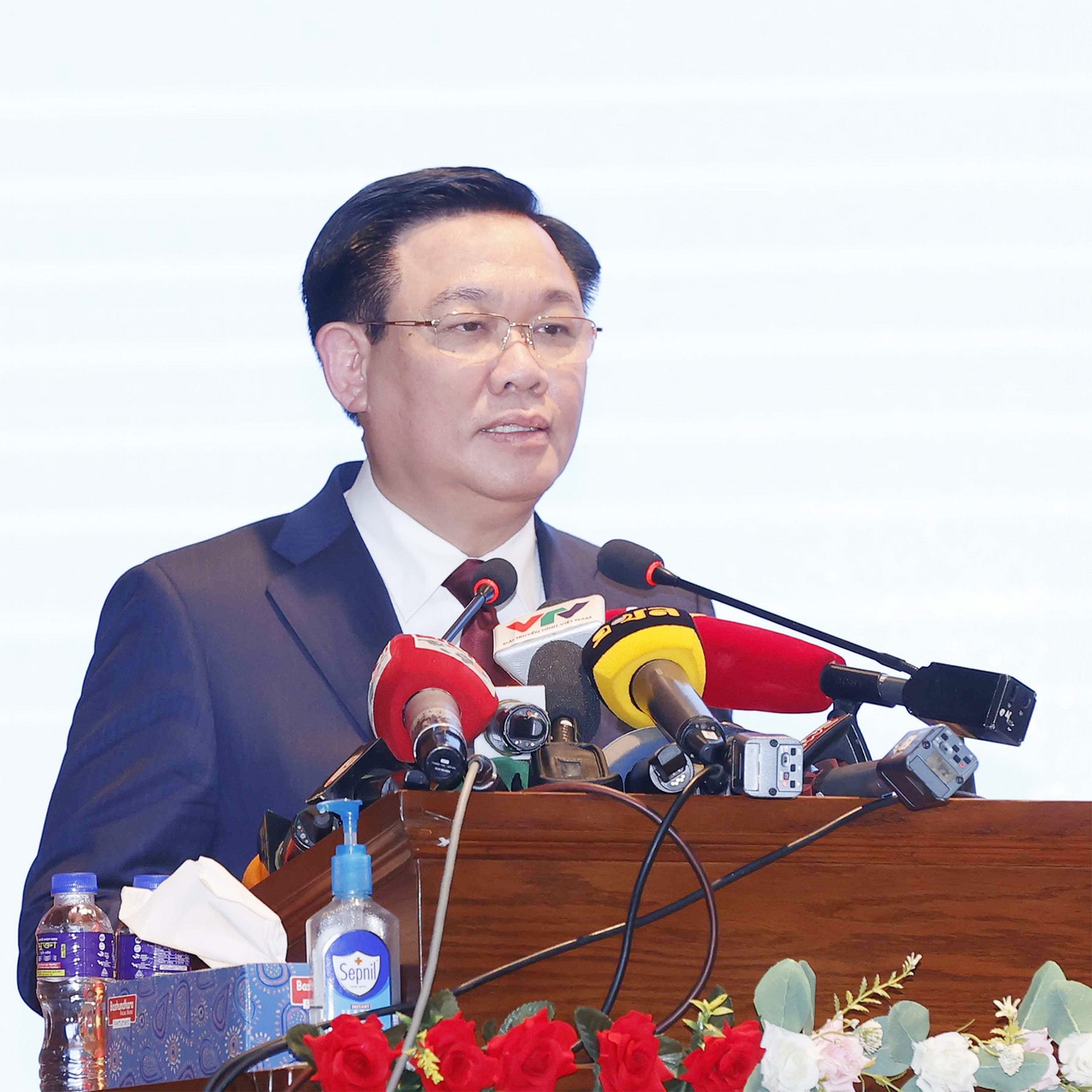 Cùng nhau phấn đấu vì tương lai tươi sáng, thịnh vượng của hai dân tộc, vì hòa bình, ổn định, phát triển của khu vực và thế giới -0