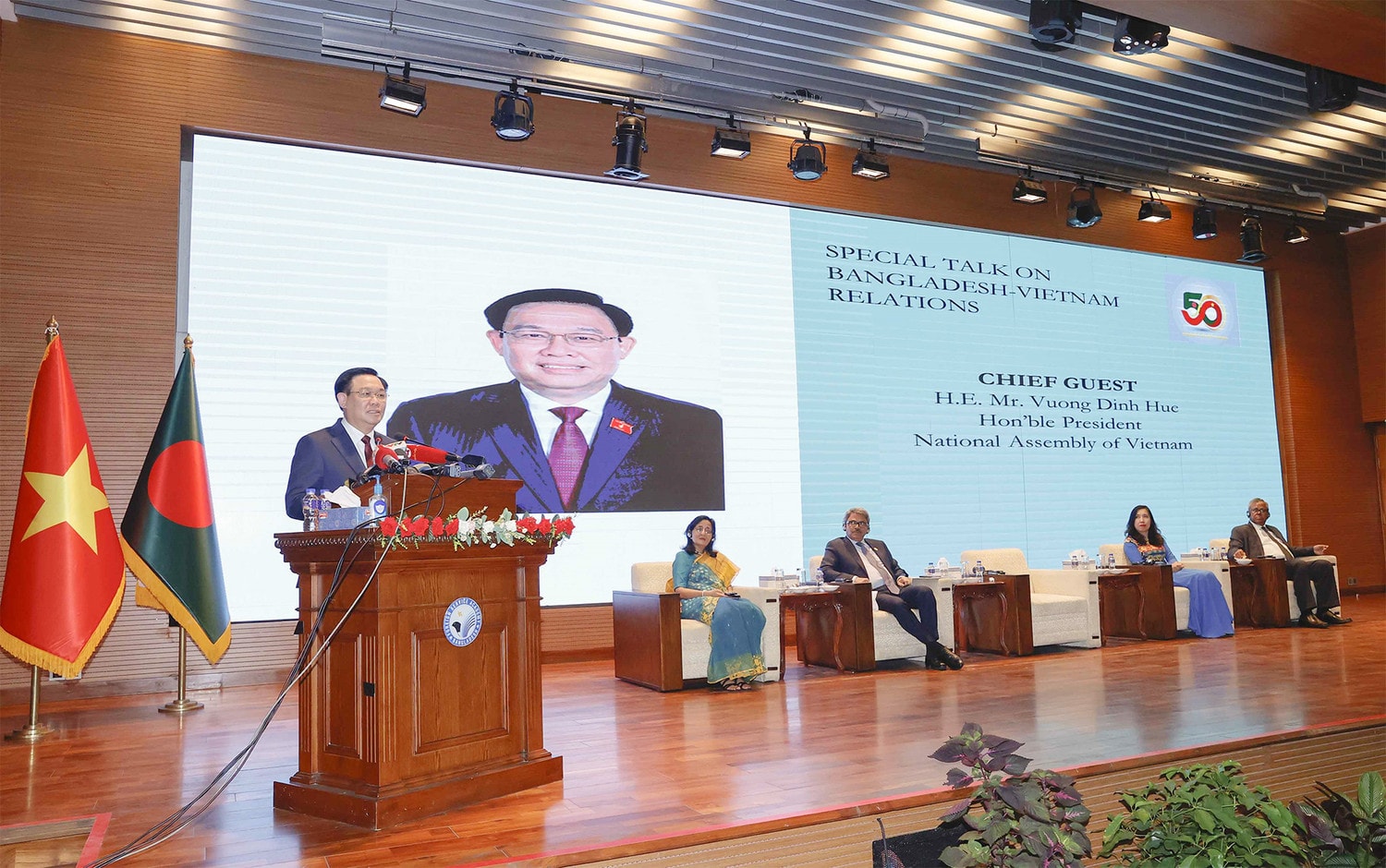 Cùng nhau phấn đấu vì tương lai tươi sáng, thịnh vượng của hai dân tộc, vì hòa bình, ổn định, phát triển của khu vực và thế giới -0
