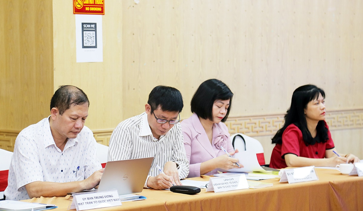 Các đại biểu dự hội thảo Hạn chế tình trạng một đại biểu nữ “gánh” quá nhiều cơ cấu -0