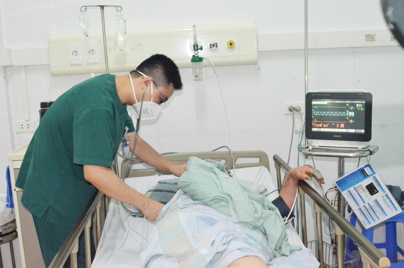 Bác sĩ cảnh báo tình trạng sốc do sốt xuất huyết có thể dẫn đến suy đa tạng, tử vong -0