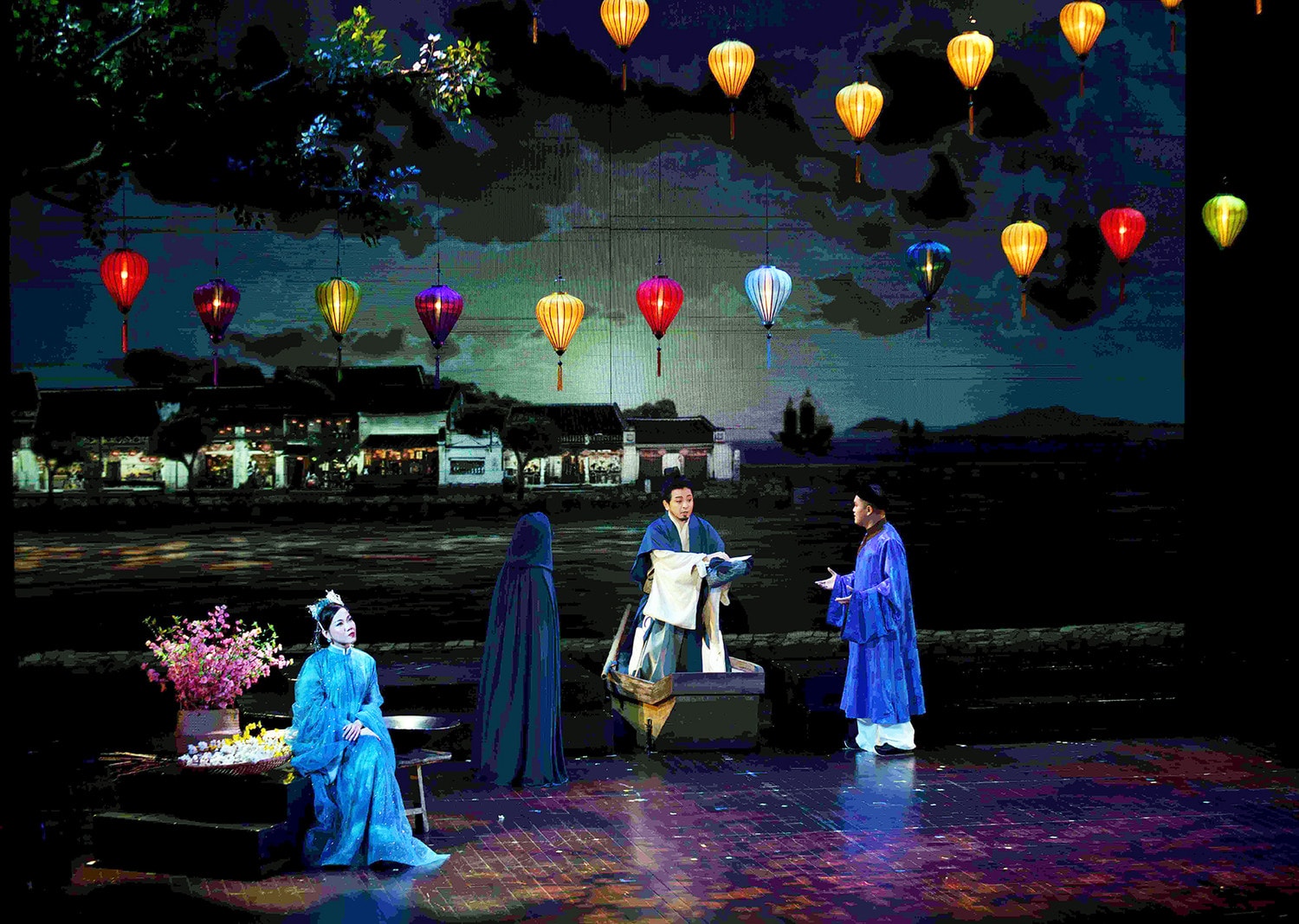 Hoàng Thái tử Nhật Bản dự ra mắt vở opera 
