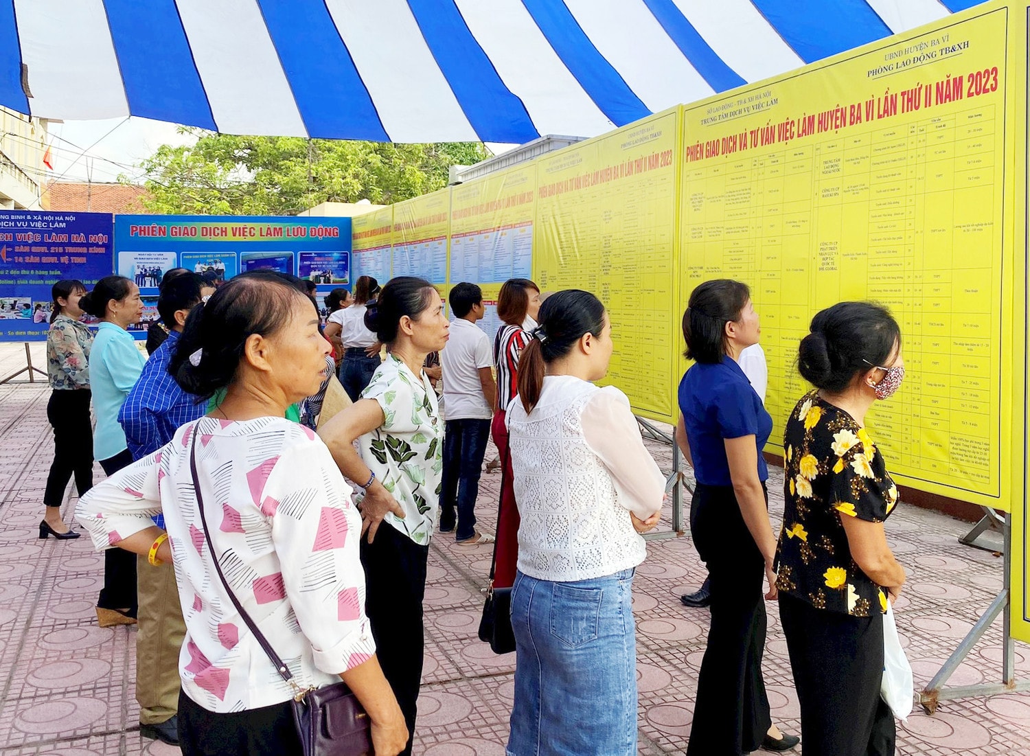 Phiên giao dịch việc làm thu hút 30 đơn vị tham gia với 2.235 chỉ tiêu