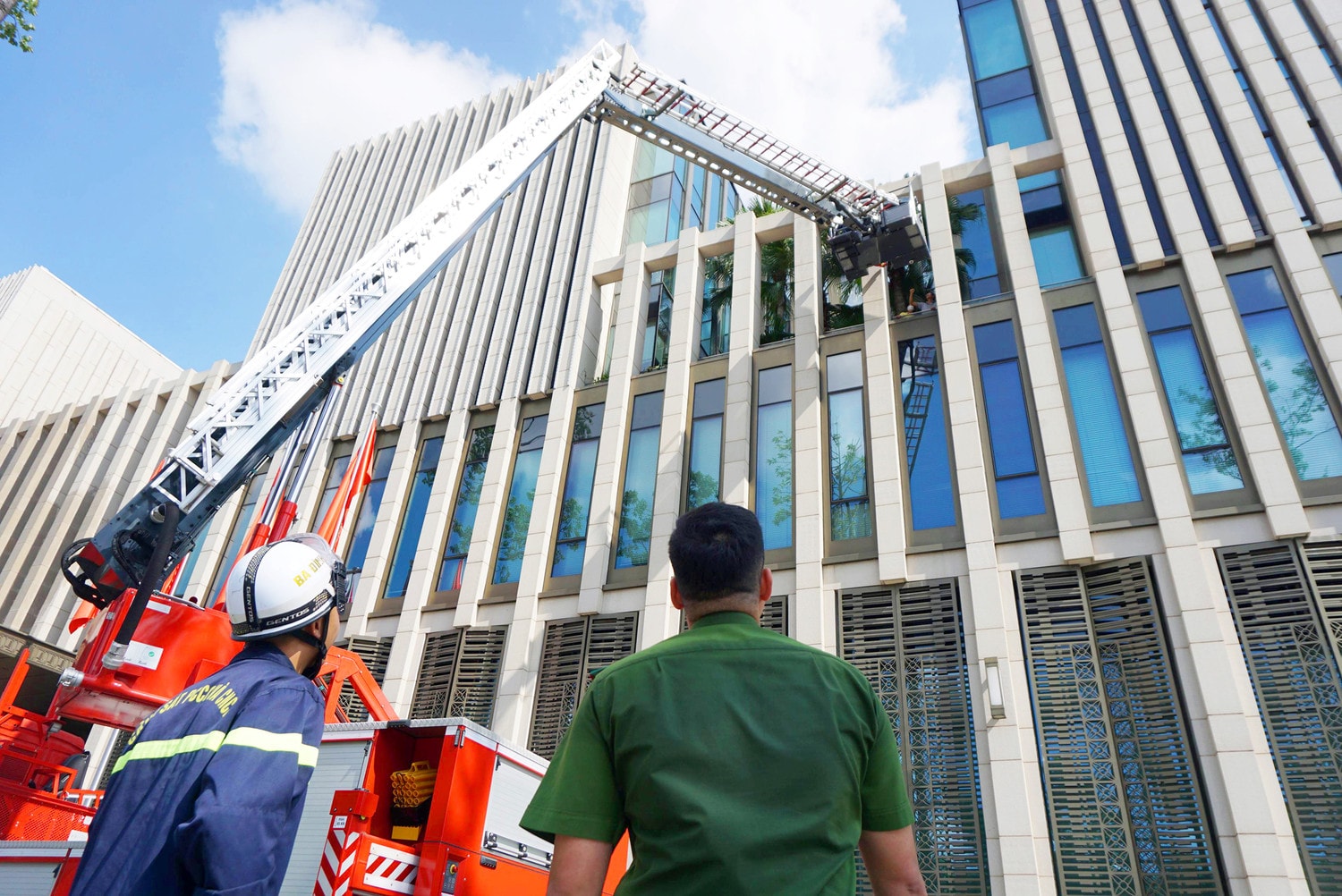 Diễn tập phòng cháy chữa cháy và cứu nạn cứu hộ tại Nhà Quốc hội ảnh 8 Diễn tập phòng cháy chữa cháy và cứu nạn cứu hộ tại Nhà Quốc hội