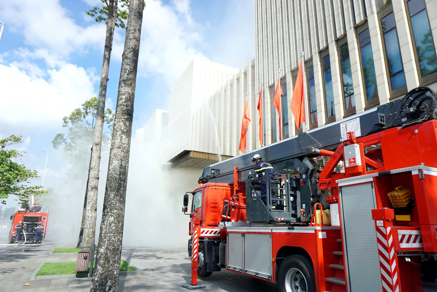 Diễn tập phòng cháy chữa cháy và cứu nạn cứu hộ tại Nhà Quốc hội ảnh 7 Diễn tập phòng cháy chữa cháy và cứu nạn cứu hộ tại Nhà Quốc hội