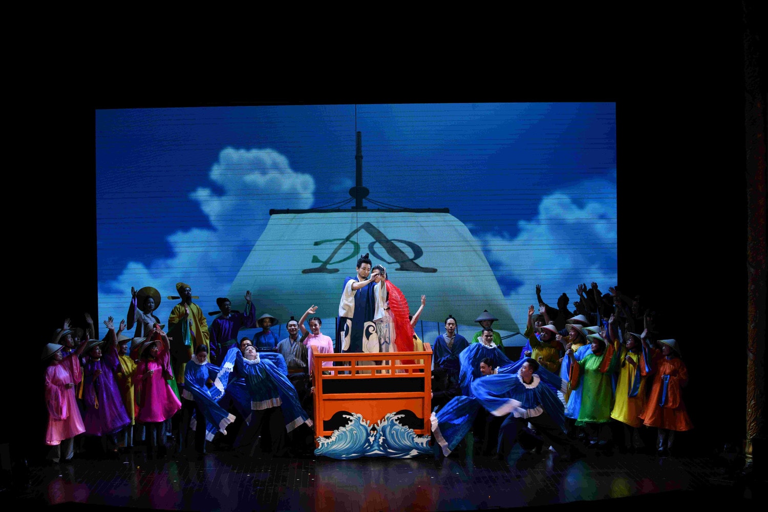 Hoàng Thái tử Nhật Bản dự ra mắt vở opera 