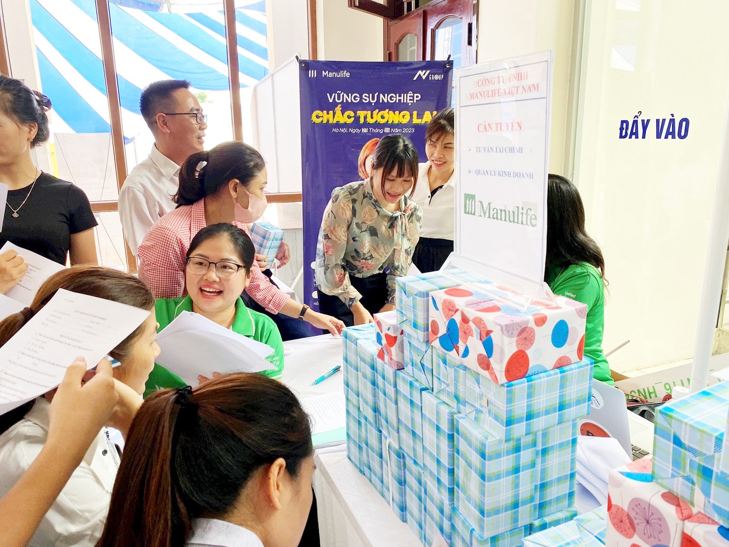 Phiên giao dịch việc làm thu hút 30 đơn vị tham gia với 2.235 chỉ tiêu