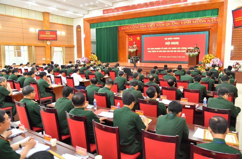 Quang cảnh hội nghị (Ảnh: Phương Vũ). Hải đội dân quân thương trực trở thành tựa cho ngư dân vươn khơi bám biển