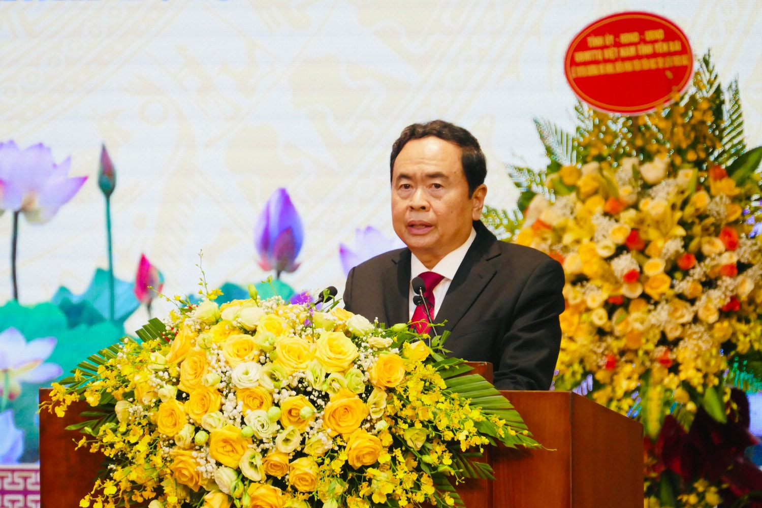 Học tập, làm theo Bác từ những điều bình dị, hàng ngày, làm cho tư tưởng, đạo đức, phong cách Hồ Chí Minh thực sự thấm sâu vào đời sống xã hội -0
