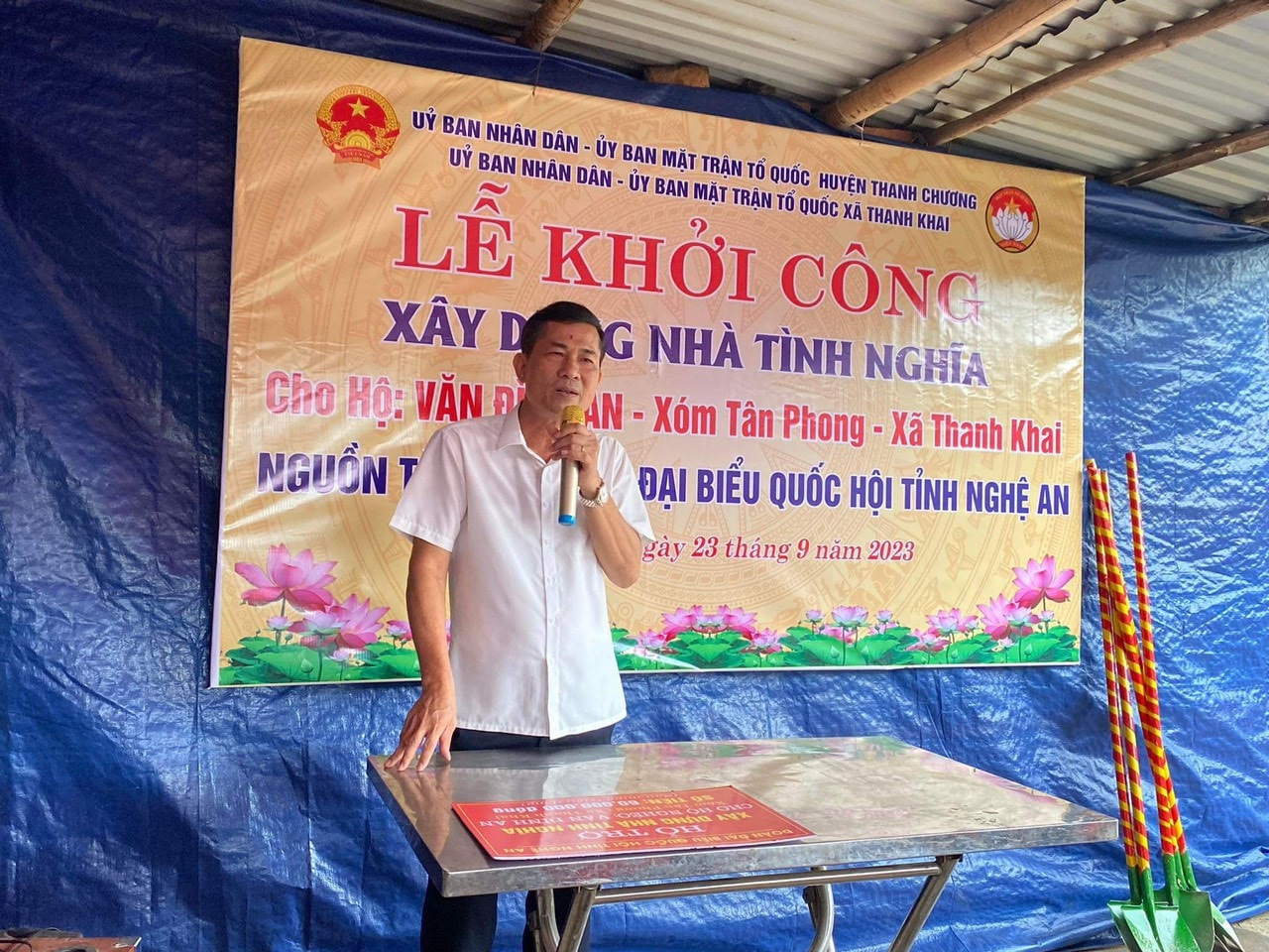 Đoàn ĐBQH tỉnh Nghệ An khởi công xây dựng nhà tình nghĩa cho hộ nghèo -0