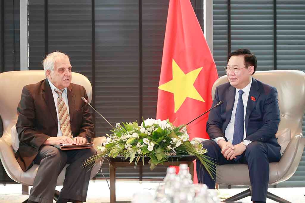 Chủ tịch Quốc hội Vương Đình Huệ tiếp Hội Hữu nghị Bulgaria - Việt Nam -0