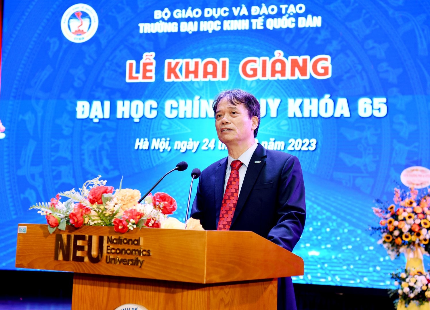 GS.TS.NGƯT Phạm Hồng Chương, Hiệu trưởng Trường Đại học Kinh tế Quốc dân phát biểu tại lễ khai giảng Hiệu trưởng Trường ĐH Kinh tế Quốc dân mong sinh viên ước mơ, hành động với tư duy công dân toàn cầu -0